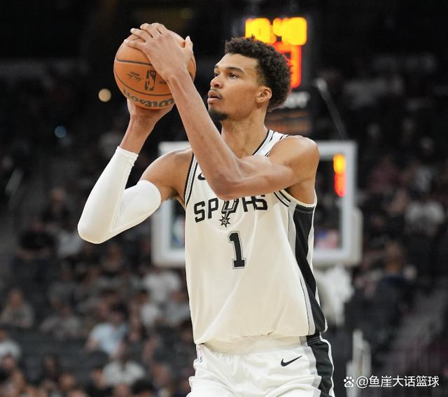 NBA季前赛：保罗13 5马刺不敌热火 文班8 7阿德巴约20分