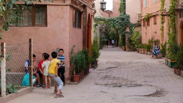 黑话和烂梗包围中小学生 整治行径张开