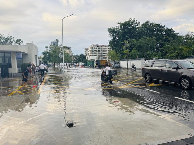 三亚暴雨