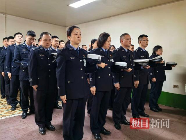 25岁救人牺牲辅警举行追悼会 英雄本色感天地