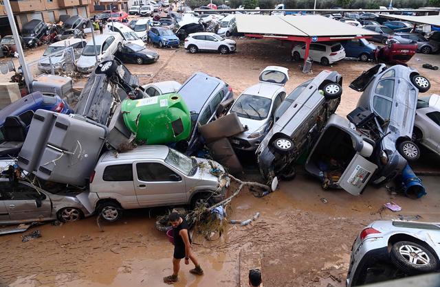 西班牙强降雨已致205人死亡 洪灾重创东南部