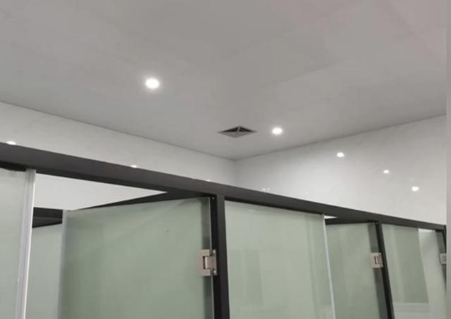 There are cameras in the women’s bathroom of Dongguan Badminton Hall, raising concerns about the privacy and security of sports venues