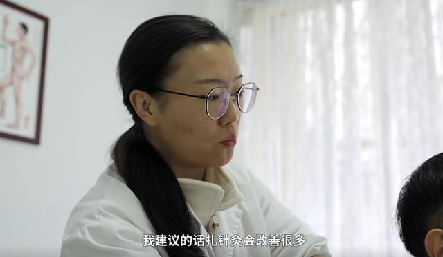 格斗女中医石铭扫踢震惊张伟丽 赛场猛将日常文静