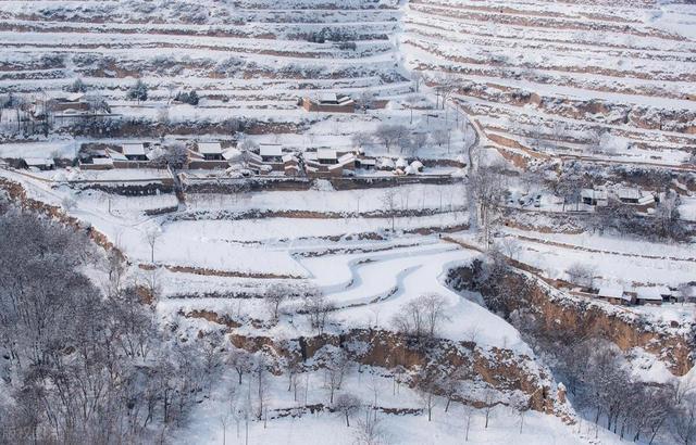 白天大雪暖烘烘夜晚大雪冻死牛有啥说法？ 预示冷冬或暖冬