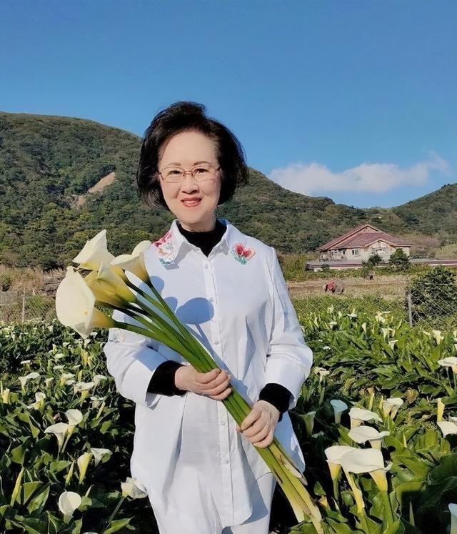 86岁琼瑶轻生离世，女儿曝更多细节，和一火夫操办