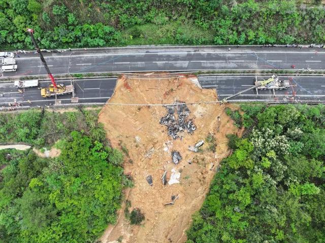 黄建度谈高速舍命下跪拦车 平凡人的英雄之举