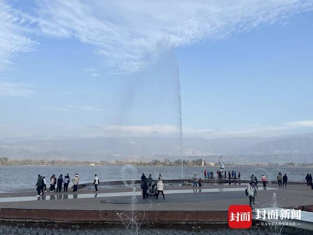 官方回应邛海边喷泉安全隐患 景区称设计为亲水平台无隐患