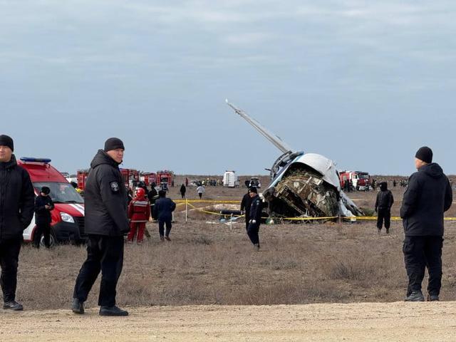 阿塞拜疆航空坠毁客机舱内画面