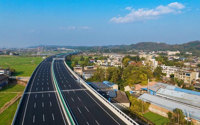 四川新增三条高速公路通车 成绵扩容项目部分路段开放