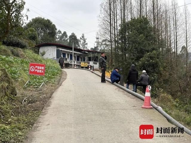 四川一地出现“鬼火”风雨不灭 燃烧两月未熄引发关注