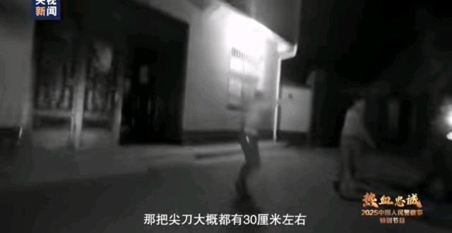 民警犧牲 2歲兒子在墓前喊爸起來