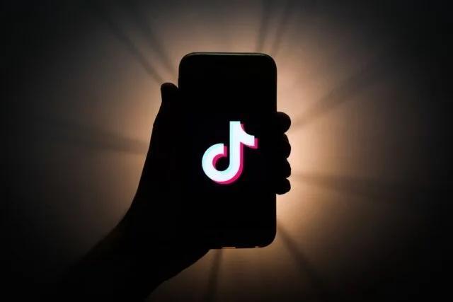 曝甲骨文和微软正洽谈收购TikTok 美国投资者将占多数股权