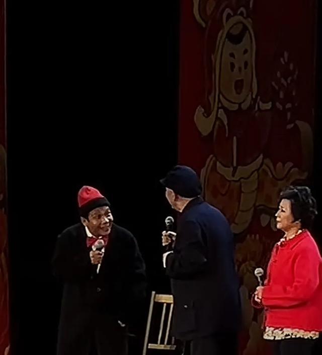 又看到趙本山演小品了 紐約巡演座無(wú)虛席