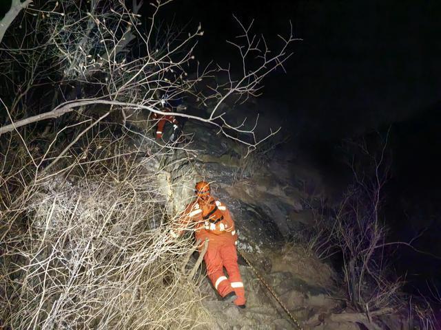 北京倆老人爬山迷路,，消防連夜搜救無(wú)果！再次進(jìn)山有意外發(fā)現(xiàn) 村民好心收留