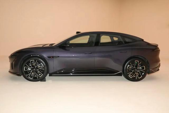 阿维塔06 追究发布，预售在即