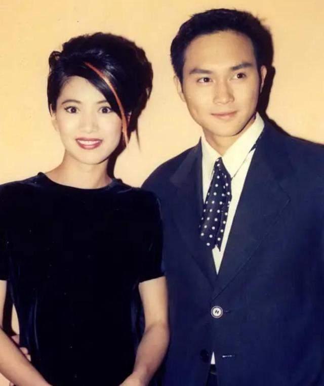 袁咏仪称张智霖胆囊炎情况好转 夫妻互动甜蜜又逗趣