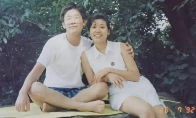 韓總統(tǒng)李在明攜夫人出席一紀念儀式 樸素典禮溫情互動