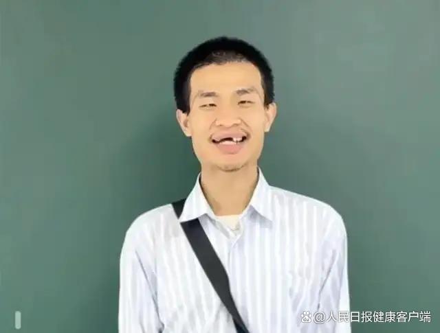 專家：忽視刷牙出血或?qū)е卵例X掉光 從出血到掉牙僅三步