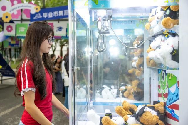 西安科大高新学院：市集游园会 歌会 毕业季的温暖与感动