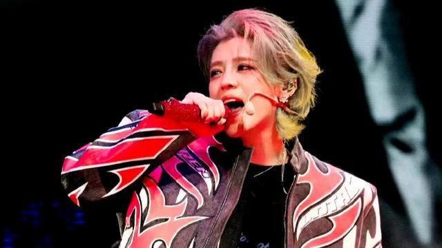 黄子韬徐艺洋看鹿晗演唱会 十年友谊见证动人瞬间