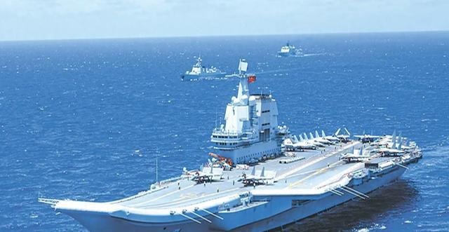 歼-15遭遇美军F/A-18谁更强 空中较量揭秘