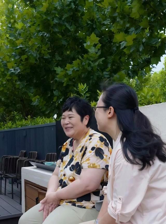 房主任:我是没有退路才努力爬上岸 从农村到脱口秀舞台的逆袭之路