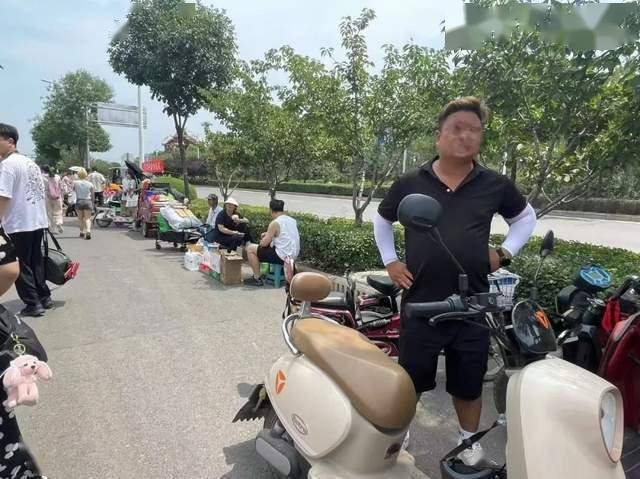 音乐节下沉，成县城集体狂欢，99元看明星表演，00后成消费主力 小地方来了大明星