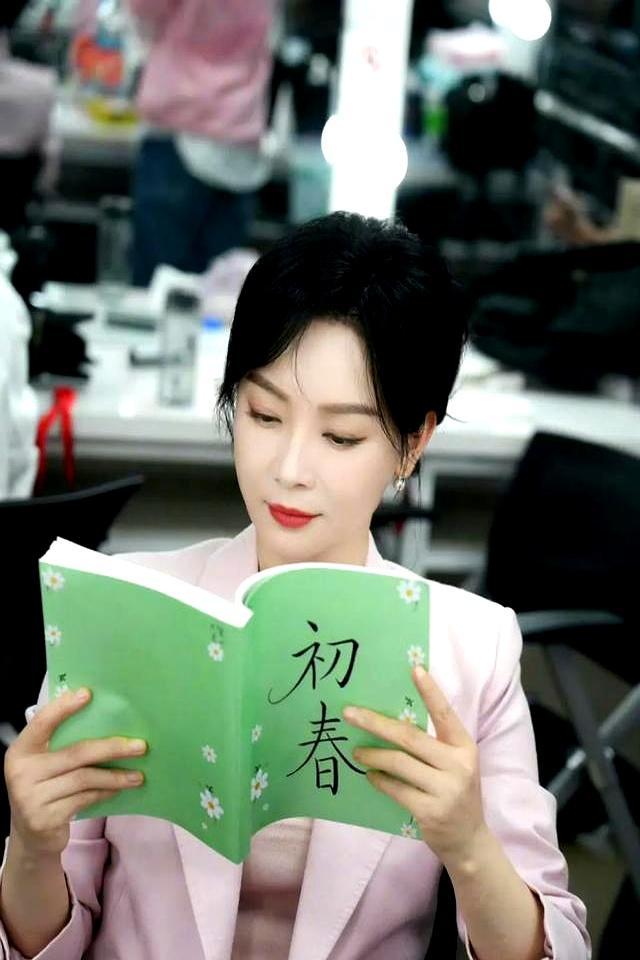 <strong>陈数</strong> 优雅在泡面面前不值一提 真·人间富贵花