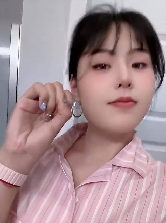 养伤中的李月汝更新社媒