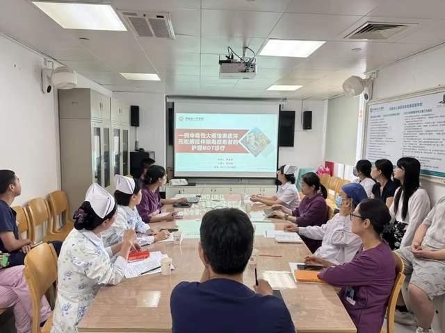 皮膚一碰就掉，19歲男孩跑外賣被“曬”進ICU