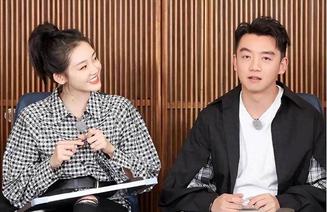 苗苗妹妹否认刷姐夫<strong>郑恺</strong>8万买包 澄清谣言引发热议