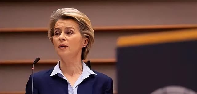 莫迪拉着普京的手进入上合峰会大厅 地缘政治赛点显现