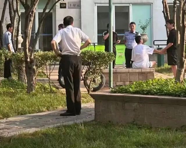 于朦胧好友高泰宇发文 怀念笑容定格记忆