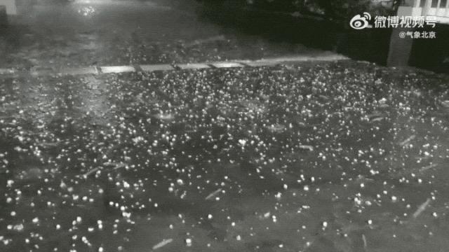 北京下如李子般大冰雹 罕见强对流天气袭击