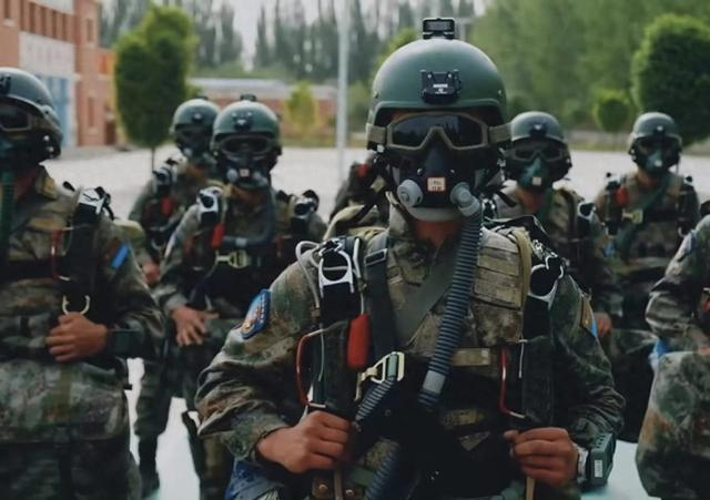 中国空降兵HALO高空跳伞能力如何 跻身世界先进水平
