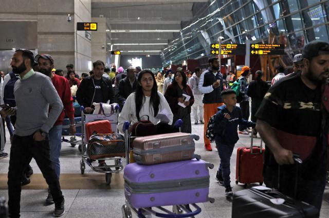 美国网友恶意抢印度人返美机票 网络霸凌新形式