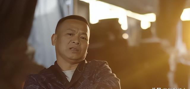 全红婵家人送游客月饼 分享喜悦与温暖