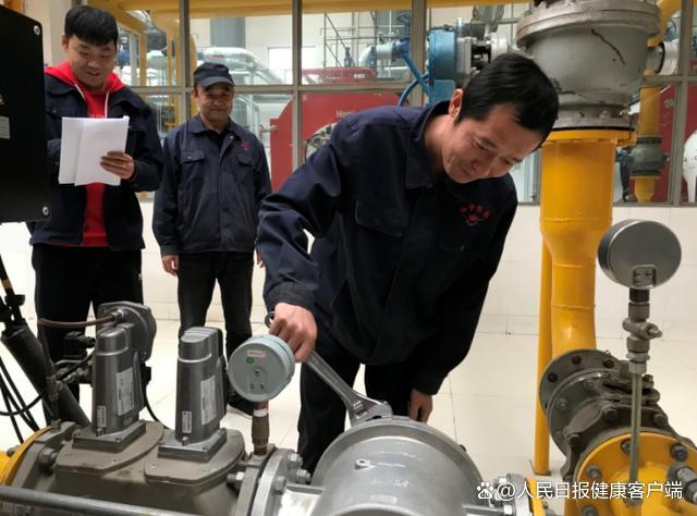 北方多地启动提前供暖 应对低温暖民心