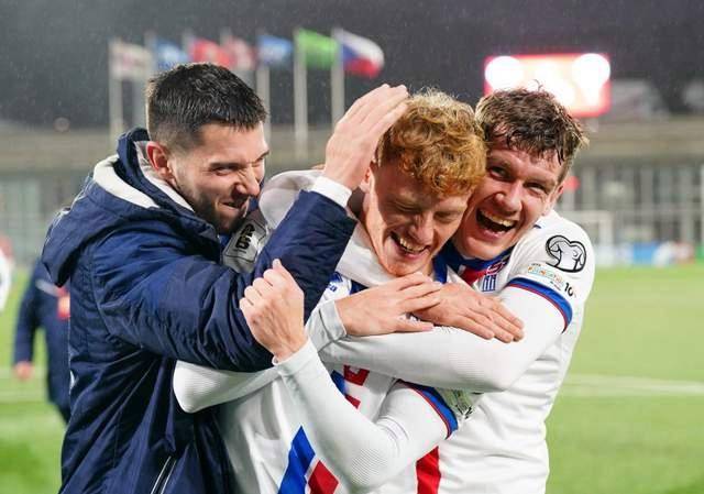 81分钟绝杀！5.5万人口小岛爆冷 鱼腩翻身创奇迹