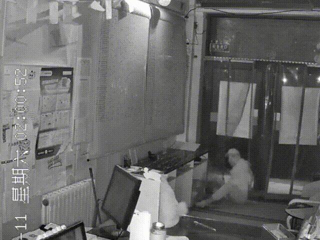 男子偷300张“刮刮乐”后连夜出逃 警方极限抓捕