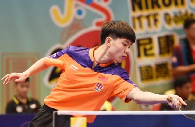 樊振东昔日军训帅照 青春与荣耀的见证