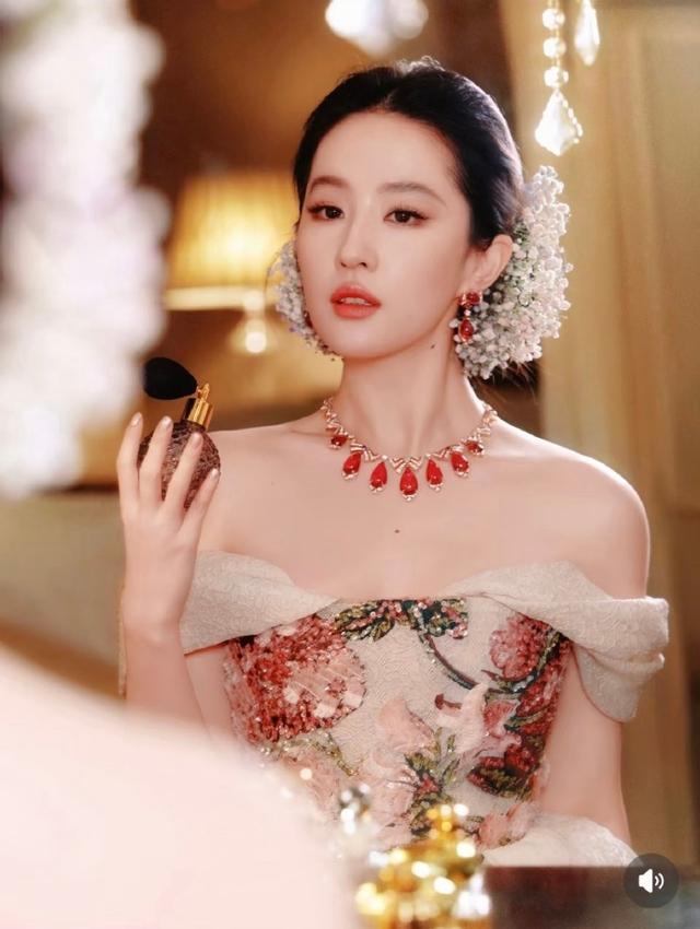 刘亦菲带火满天星 非遗好意思学惊艳全场