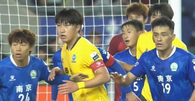 6万多人现场见证苏超冠军诞生 泰州力克南京挺进决赛