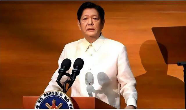 中国海军舰艇围观美菲澳新四国演习 5艘对4艘的围观现场