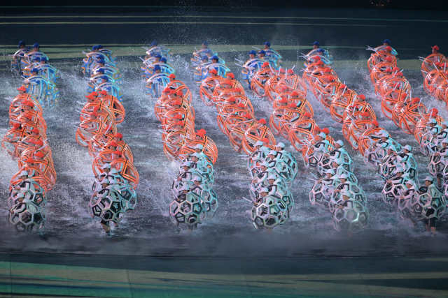 体育场造了一片海？“水舞台”惊艳亮相 创意与科技共舞