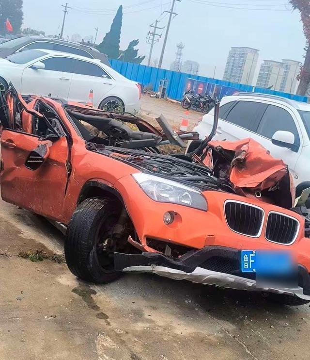 烟台宝马自卸车开，城市安全问题再受关注