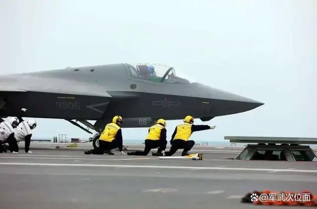 福建舰更多细节公布有何深意 展现远洋作战新飞跃