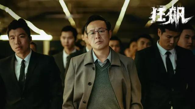 张颂文聚餐救人获赠锦旗 善举温暖人心