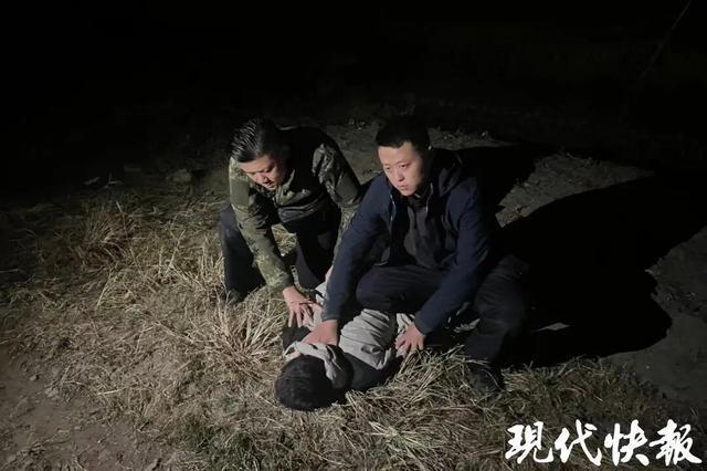 市民被告知中“大奖” 民警及时劝阻 骗子被擒获