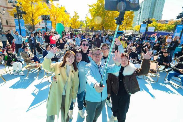 杨龙履新一个多月后交出转型首张答卷 向用户思维转型